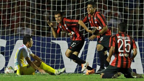08h00, ngày 17/7: Flamengo vs Atletico Paranaense