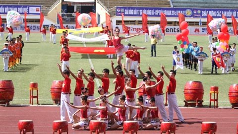Lễ khai mạc VCK giải U17 QG báo Bóng Đá – Cúp Thái Sơn Nam 2014: Trẻ trung và trang trọng!