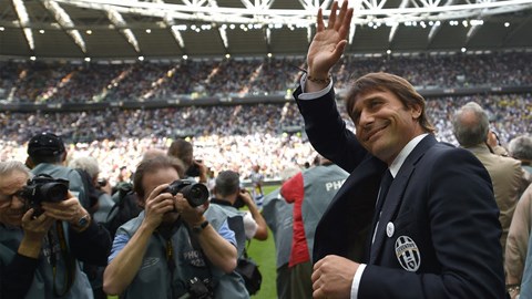 Conte bất ngờ từ chức vị trí HLV trưởng Juventus