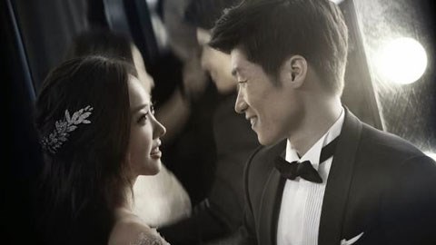 Park Ji Sung khoe ảnh cưới lộng lẫy