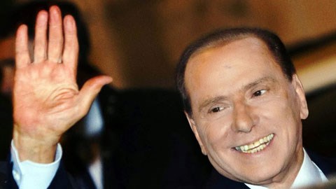 Berlusconi trắng án  vụ “gặm cỏ non”