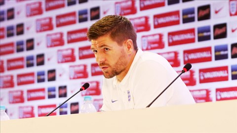 Steven Gerrard chia tay ĐT Anh