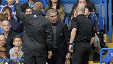 Mourinho: Phạt nặng cũng không ngăn được tôi giữ im lặng