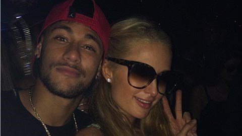 Chưa hết đau lưng, Neymar vẫn kịp… “tự sướng” với Paris Hilton