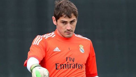 Dù mua Navas, Real vẫn thuyết phục Casillas ở lại