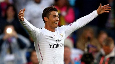 Lập cú đúp, Ronaldo vượt qua Messi