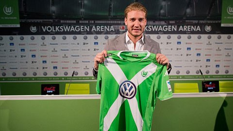 Lý giải nguyên nhân Bendtner chọn áo số 3 ở Wolfsburg