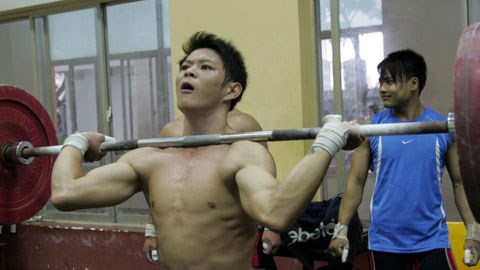 Đô cử trẻ số 1 thế giới Thạch Kim Tuấn: Từ cậu bé mồ côi thành niềm hy vọng vàng Olympic
