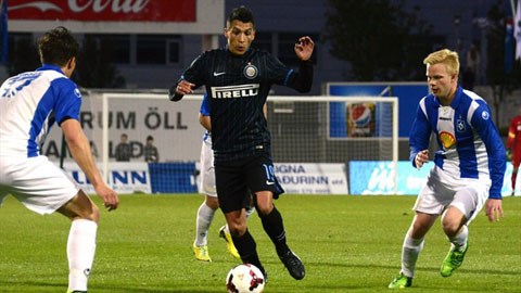 Inter Milan đặt một chân vào vòng bảng Europa League