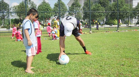 Kawasaki Frontale đưa bóng đá học đường đến Bình Dương