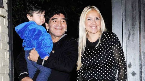 Bồ và con trai Maradona bị dọa giết