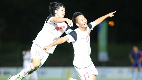 Hàng công của đội tuyển U19 Việt Nam: Long - Phượng - Toàn - Tài