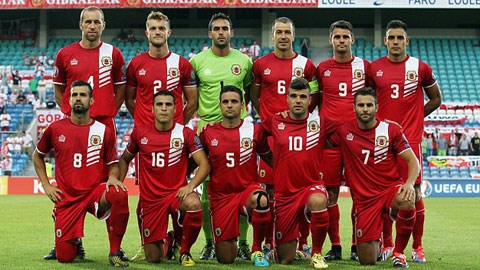 Gibraltar: Đội tuyển dự vòng loại EURO 2016 với 2 cầu thủ chuyên nghiệp