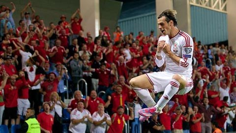 Bale bị chế giễu vì “bắt chước” cách ăn mừng của Ronaldo