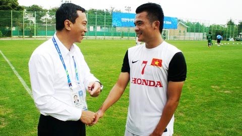 Phó chủ tịch VFF Trần Quốc Tuấn thăm đội tuyển Olympic Việt Nam