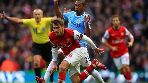 Arsenal - Man City: Cuộc chiến giữa cậu bé và quái vật