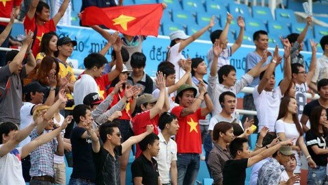 Đông đảo kiều bào có mặt cổ vũ Olympic Việt Nam