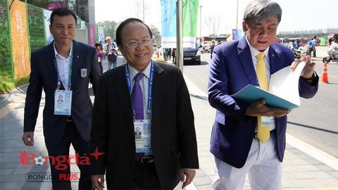 Bộ trưởng Hoàng Tuấn Anh thăm và động viên đoàn thể thao Việt Nam