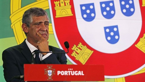 ĐT Bồ Đào Nha khốn đốn vì ông thầy mới lắm chiêu
