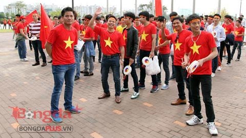 CĐV Việt Nam lên kế hoạch phủ đỏ khán đài sân Hwangseong