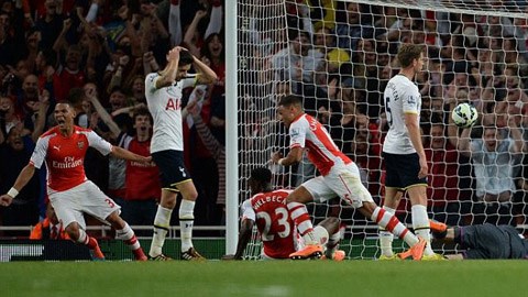 Arsenal 1-1 Tottenham: Giằng co ở Emirates