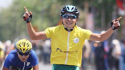 Cua-rơ Nguyễn Thị Thật giành tấm huy chương lịch sử cho xe đạp Việt Nam