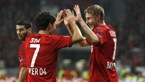 Leverkusen sống lại  nhờ hàng công