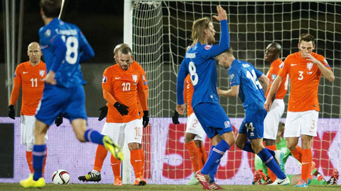 Điểm tin sáng 14/10: Hà Lan thua sốc, Italia thắng nhẹ