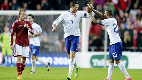 Ronaldo cân bằng thành tích "dội bom" tại EURO