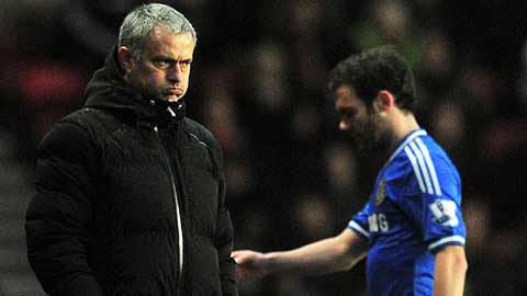 Sau gần 1 năm, Mata vẫn không thể cảm thông với Mourinho