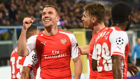 Wenger khẳng định sẽ giữ chân "người hùng" Podolski