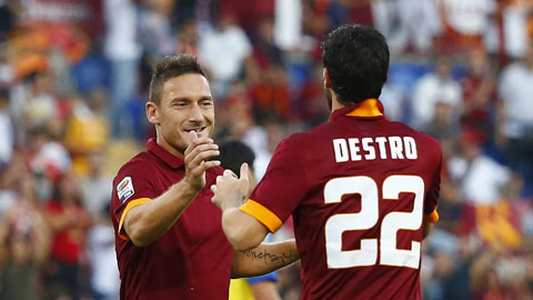 Roma cần công thức Totti + Destro