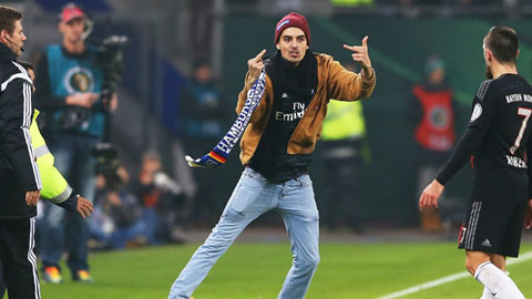 Ribery bị fan cuồng tấn công ngay trên sân