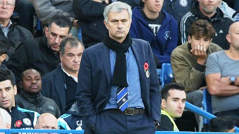 Mourinho chê từ cầu thủ đến CĐV sau chiến thắng nhọc của Chelsea