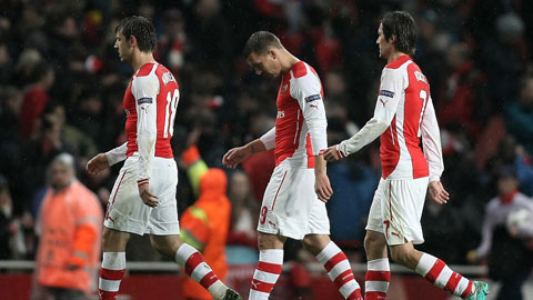 Arsenal: Công làm thủ phá