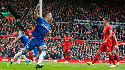 Liverpool 1-2 Chelsea: Không thể cản The Blues