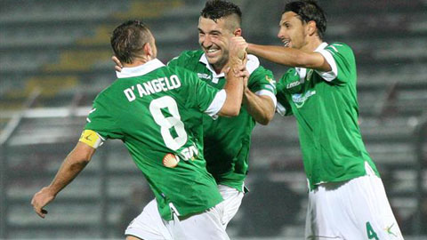 0h00 ngày 17/11: Avellino vs Vicenza