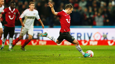 21h30 ngày 22/11: Hannover vs Leverkusen