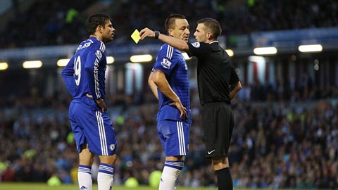 Mourinho muốn Costa nhận thẻ một cách "thông minh"