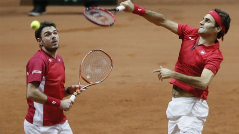 Chung kết Davis Cup (ngày 2): Federer chuộc lỗi, Thụy Sỹ dẫn Pháp 2-1