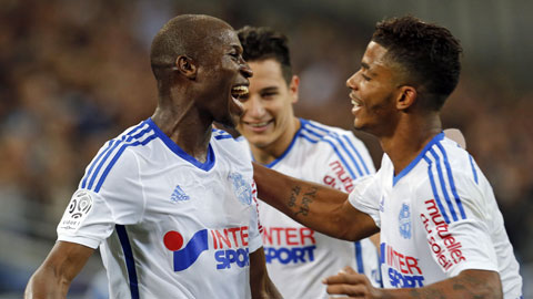 Marseille tiến gần tới chức vô địch lượt đi