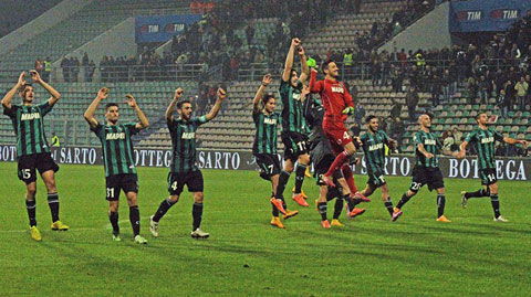 Vòng 13 Serie A: Sassuolo lội ngược dòng, Chievo chia điểm với Lazio