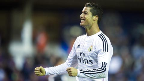 Cristiano Ronaldo chói sáng trong vai trò kiến tạo
