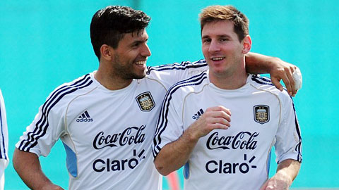 Aguero thuyết phục Messi về Man City