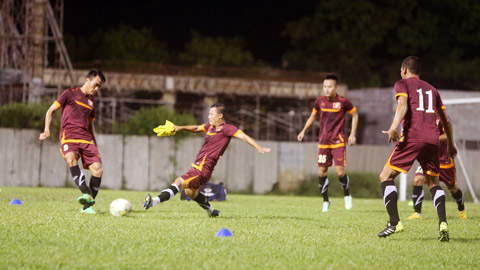 ĐT Việt Nam tập luyện trong bầu không khí lạc quan trước thềm trận gặp Malaysia