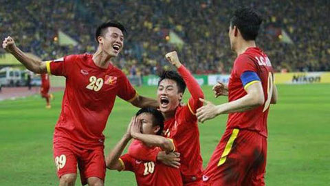 Điểm tin sáng 8/12: Đánh bại Malaysia 2-1, ĐT Việt Nam tiến gần trận chung kết