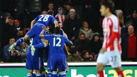 Điểm tin sáng 23/12: Hạ Stoke, Chelsea tái lập khoảng cách 3 điểm với Man City