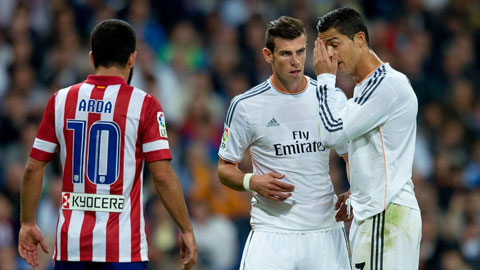 Benzema & Ronaldo cùng "sạc" Bale: Tam tấu “B-B-C” manh nha lạc nhịp?