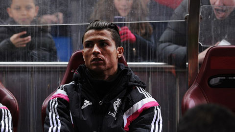 HLV Ancelotti lý giải việc cất Ronaldo trên băng ghế dự bị