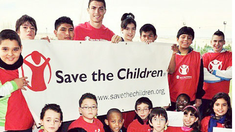 Ronaldo: Siêu anh hùng ngoài đời